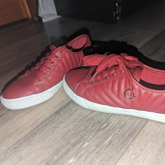 unique Sneakers flat red leather quilted Maddey G by Guess 7 - Picture 1 of 3